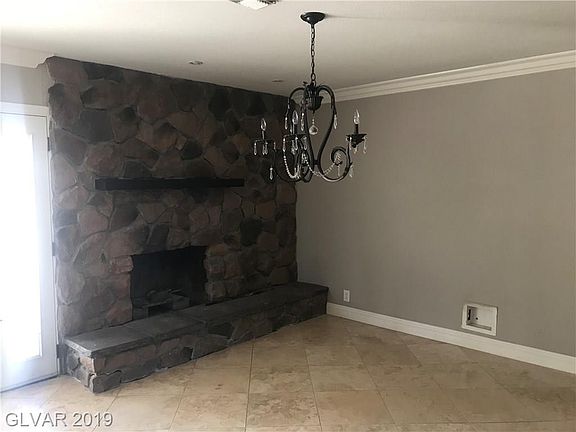4th image of 3721 Thom Blvd