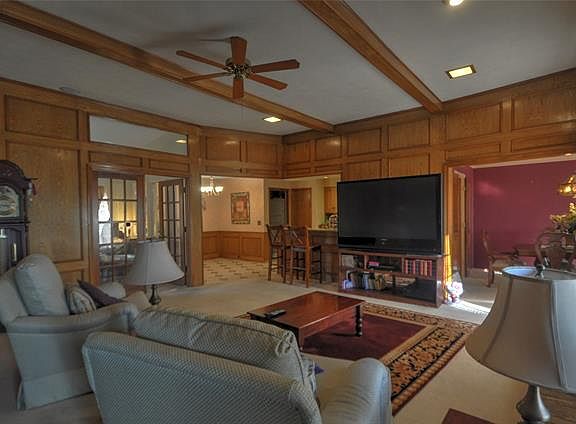 4th image of 2913 Parkside Dr