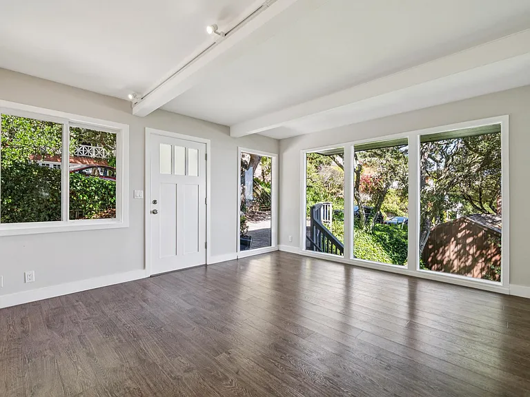 134 Edwards Ave — Photo 4
