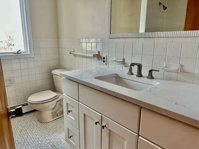 32 Forest St #A — Photo 6