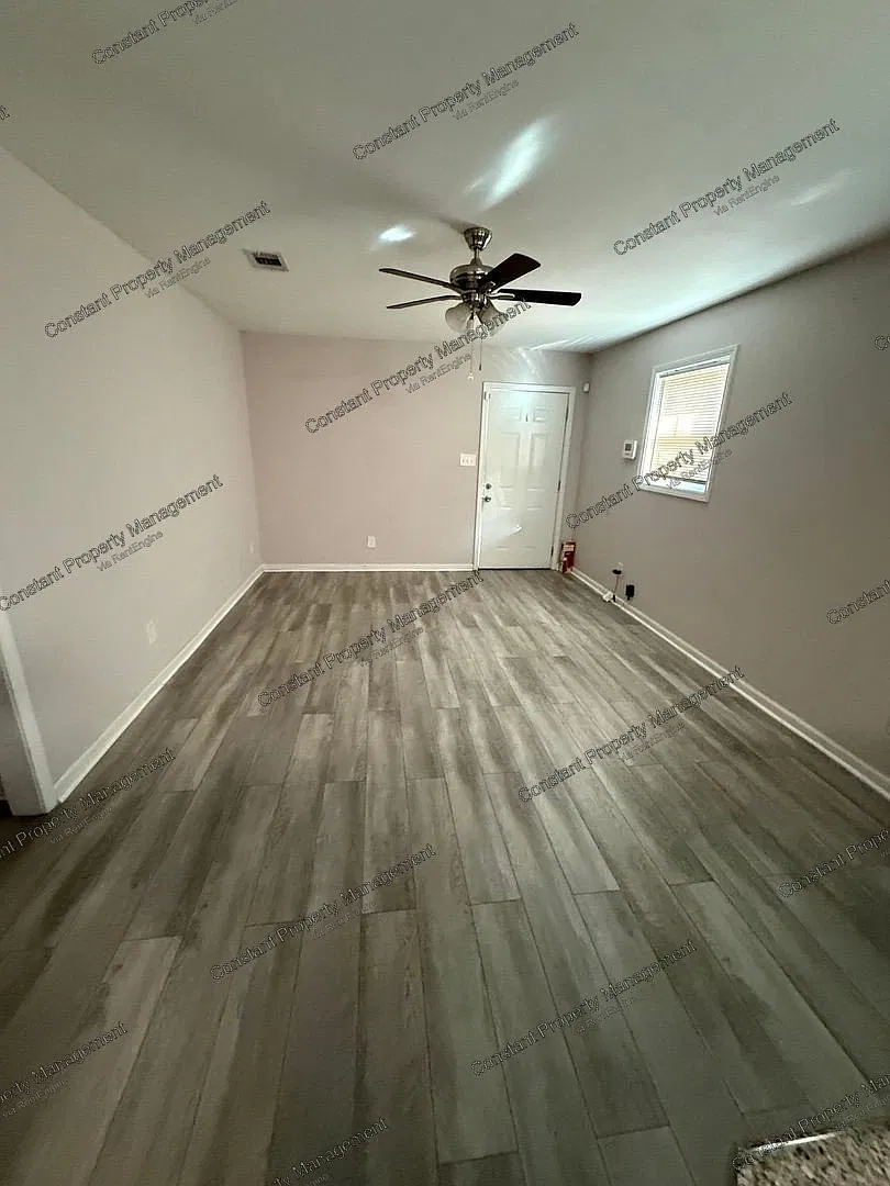 2 bed, 1.0 bath, 1100 sqft, $1,150 — Photo 4
