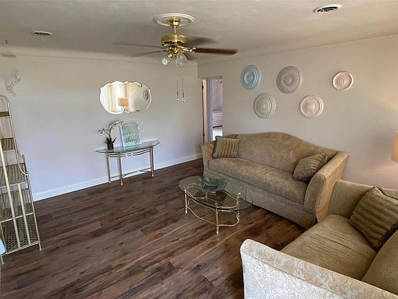 4th image of 10584 Mert Ave