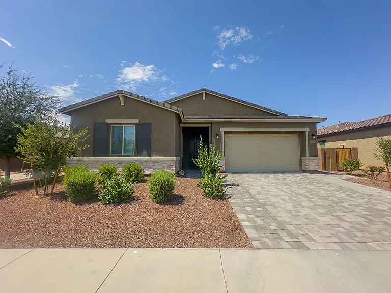 19576 W Cartwright Ave — Photo 2