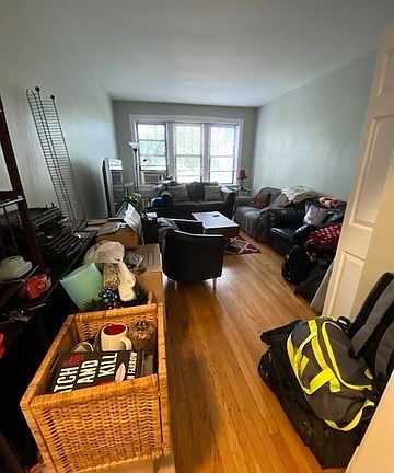 5th image of 4109 W Melrose St #1