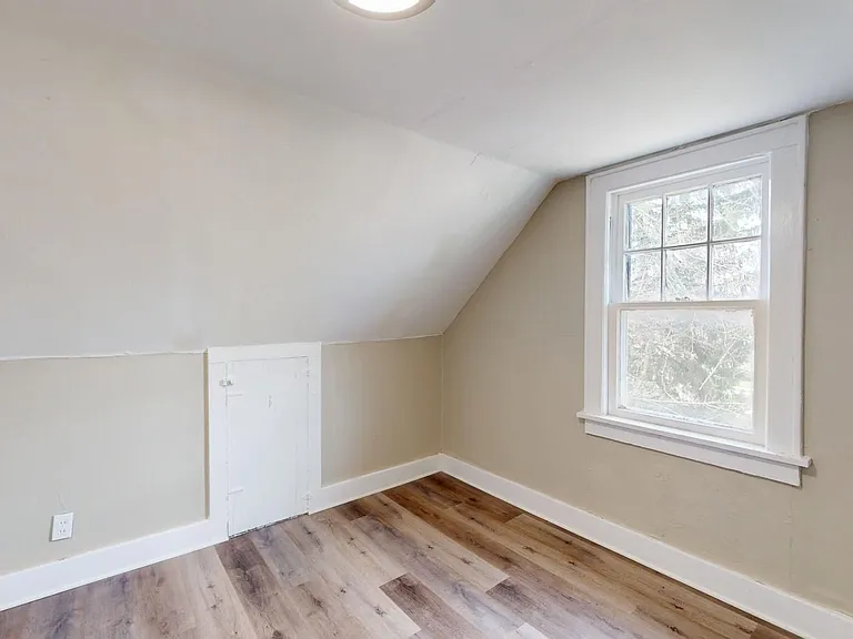 294 Madison Ave — Photo 14