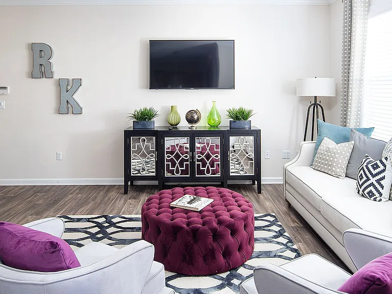 Manchester Place Apartments — Photo 8