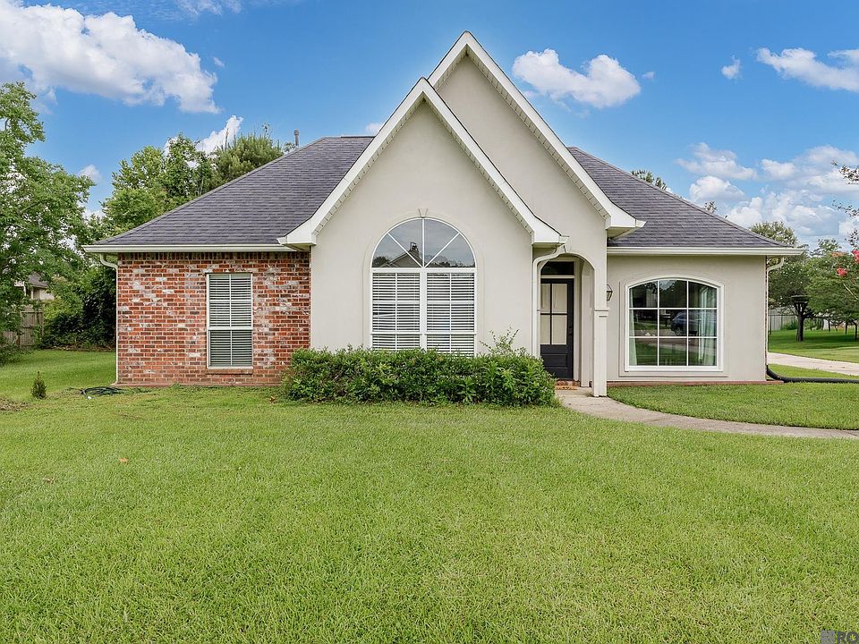 1st image of 32468 Magnolia Ct
