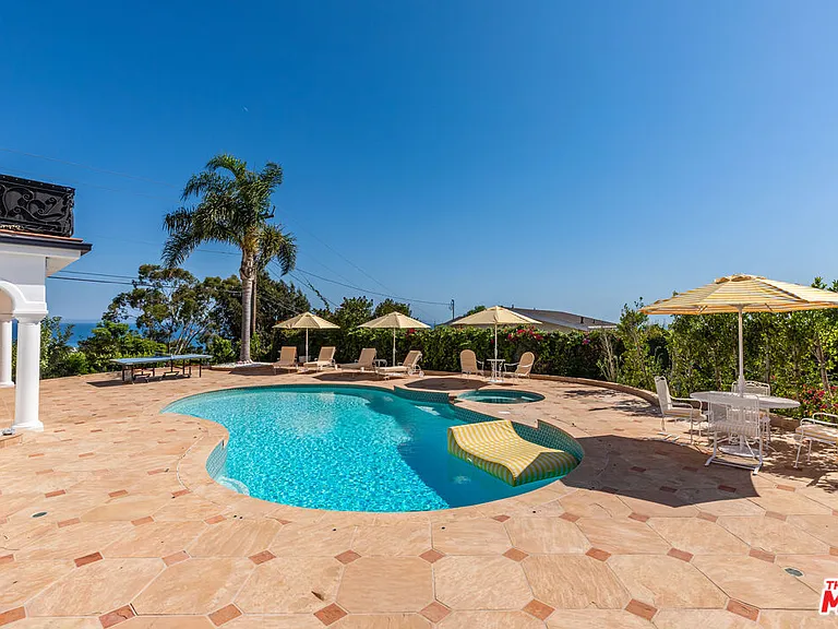 3453 Coast View Dr — Photo 8