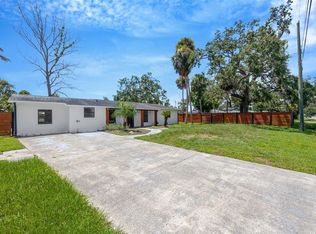 9935 River Dr, Gibsonton, FL 33534