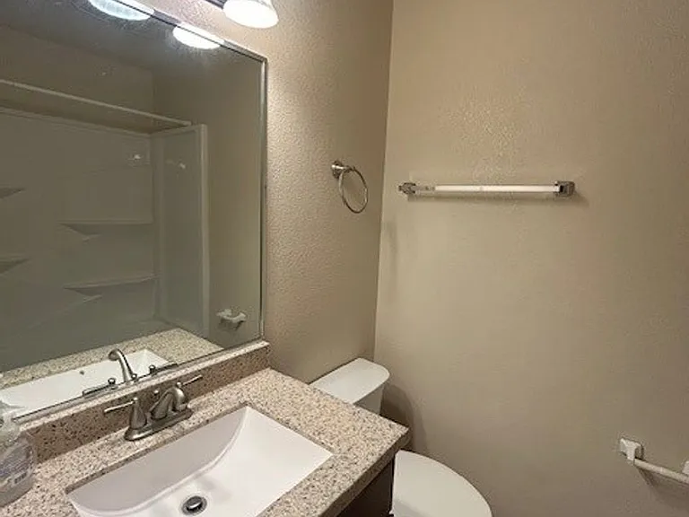 2800-2912 Stewart Dr — Photo 26