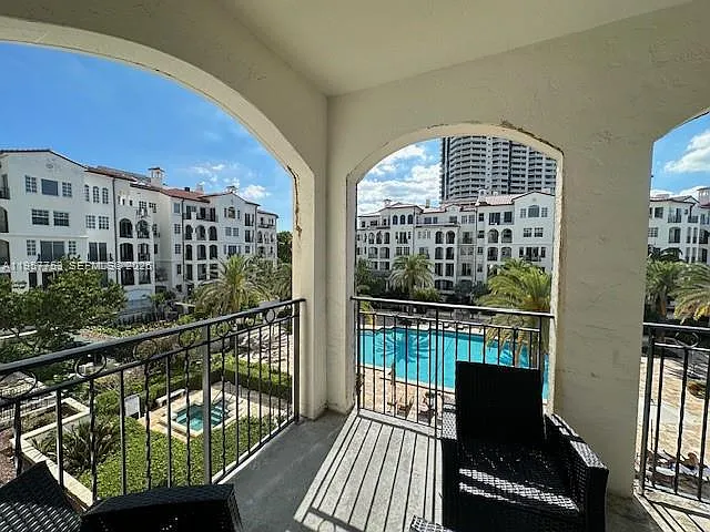 3900 Island Blvd #B303 — Photo 32