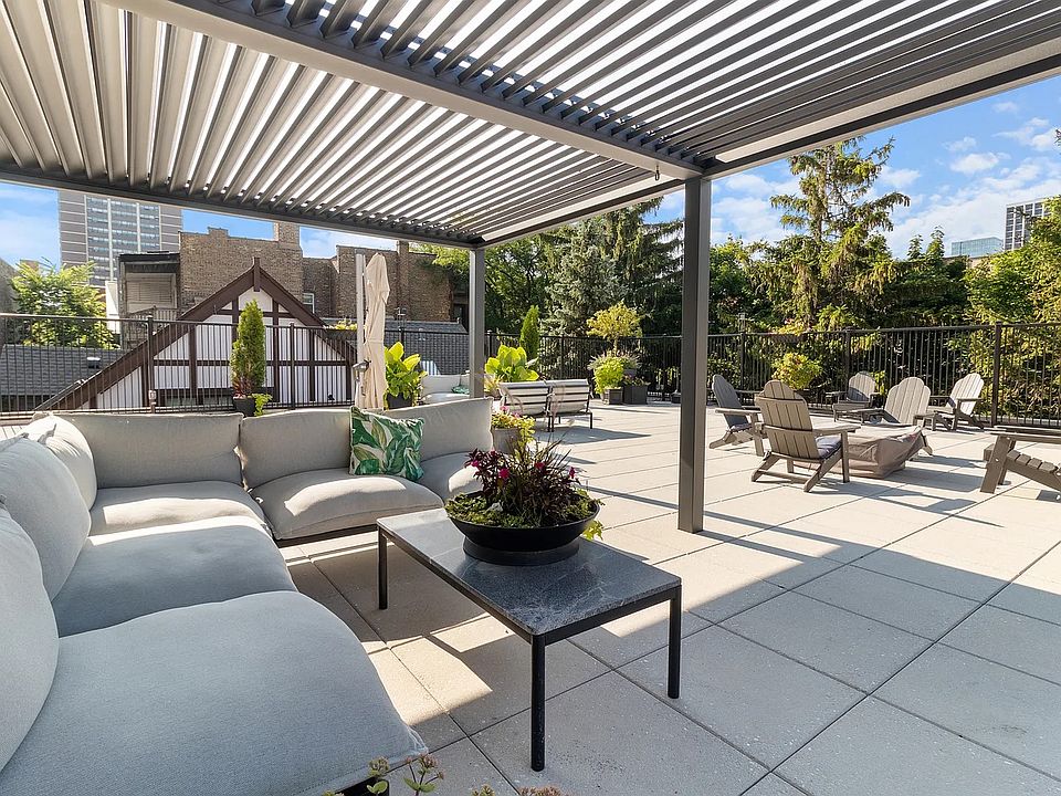 3rd floor Plaza Deck Pergola