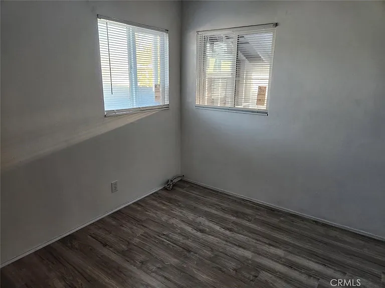 15718 Larch Ave — Photo 5