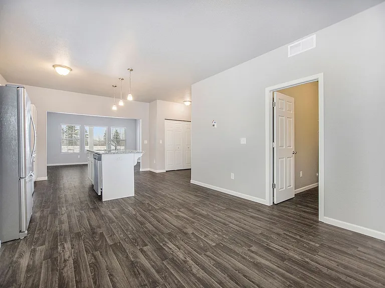 854 Winchester St — Photo 13