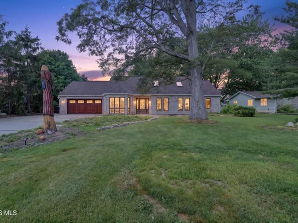 207 Lakeview Dr, Bryan, OH 43506