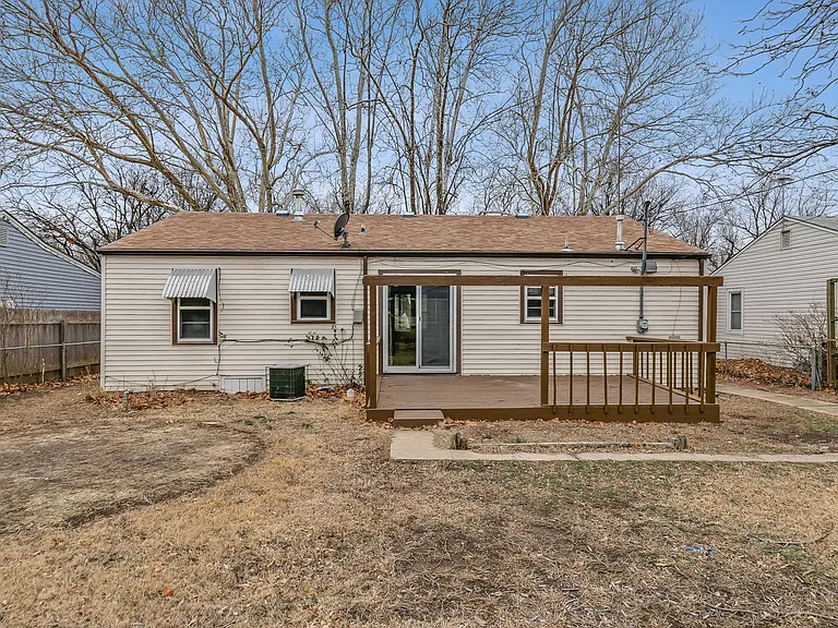2226 S Green St — Photo 10