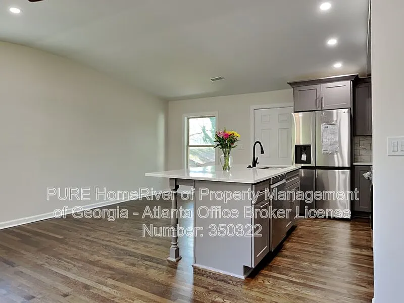 3 bed, 2.0 bath, 1115 sqft, $1,970 — Photo 4