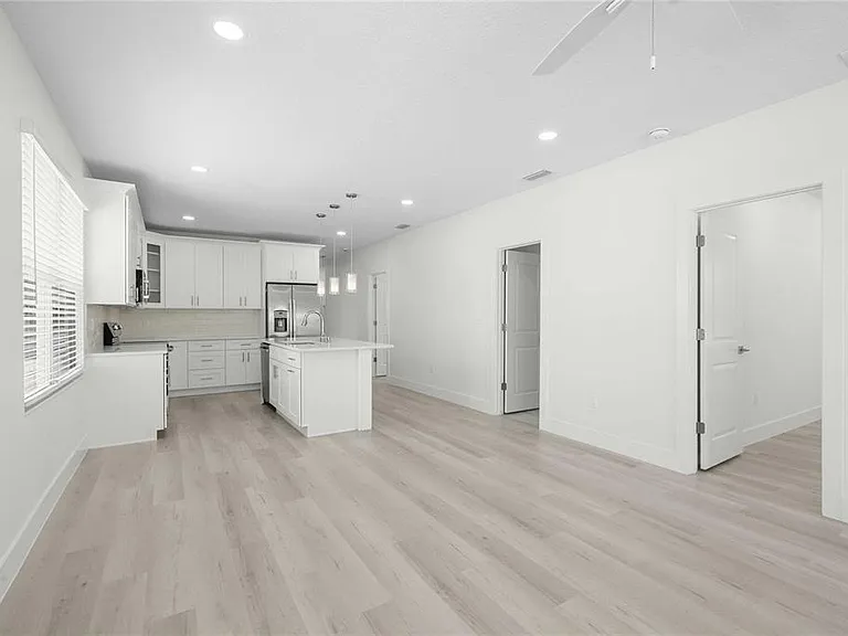 2203 N Blvd — Photo 23