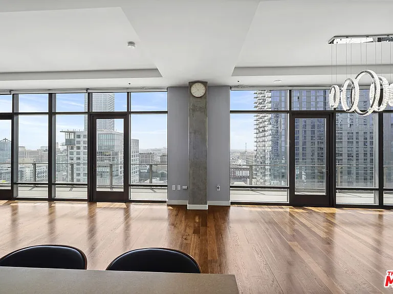 1100 Hope St #Penthouse 205 — Photo 22