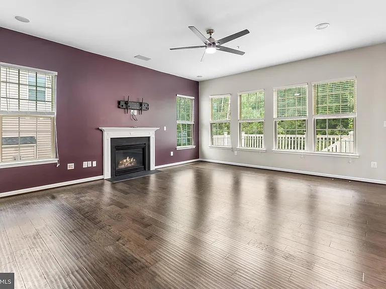 7570 Arundel Woods Dr — Photo 23