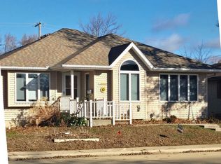 827 14th Ave, Fulton, IL 61252