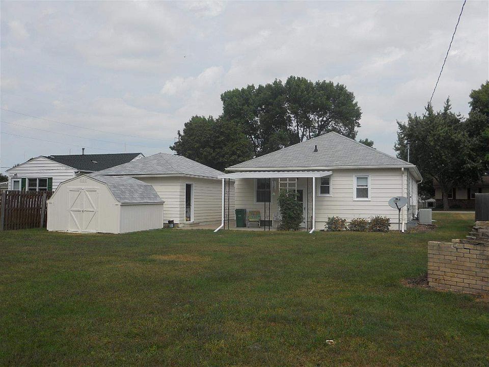 1st image of 164 E Gilbert Dr