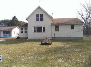 N11494 Helgeson Rd, Iola, WI 54945