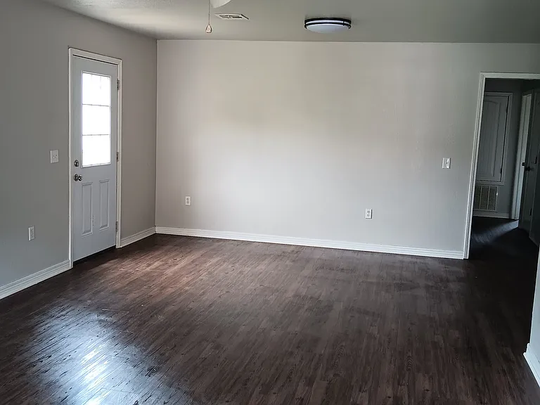 1715 N Vinita Ave #1 — Photo 2