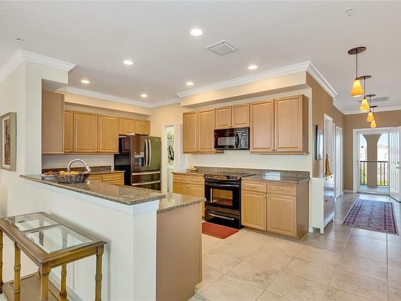 3rd image of 606 Wells Ct Unit 402