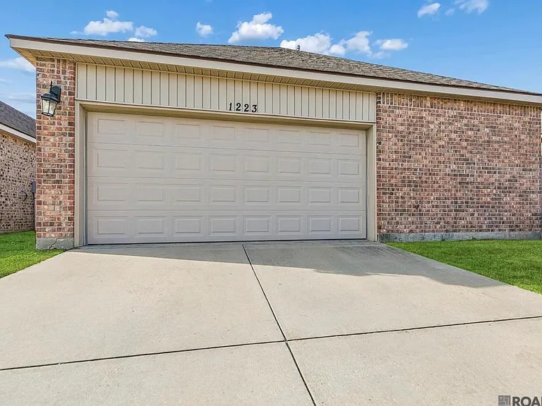 1223 Meridian Dr — Photo 18