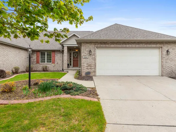 394 Woodfield Dr, Green Bay, WI 54313