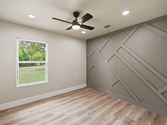5th image of 106 Birdo Blvd E