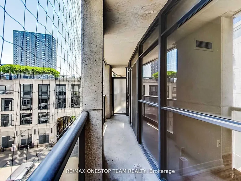 21 Carlton St #406 — Photo 12