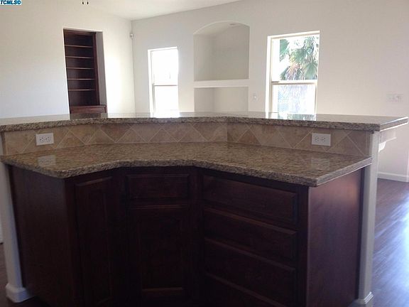 4th image of 1149 Vine Court