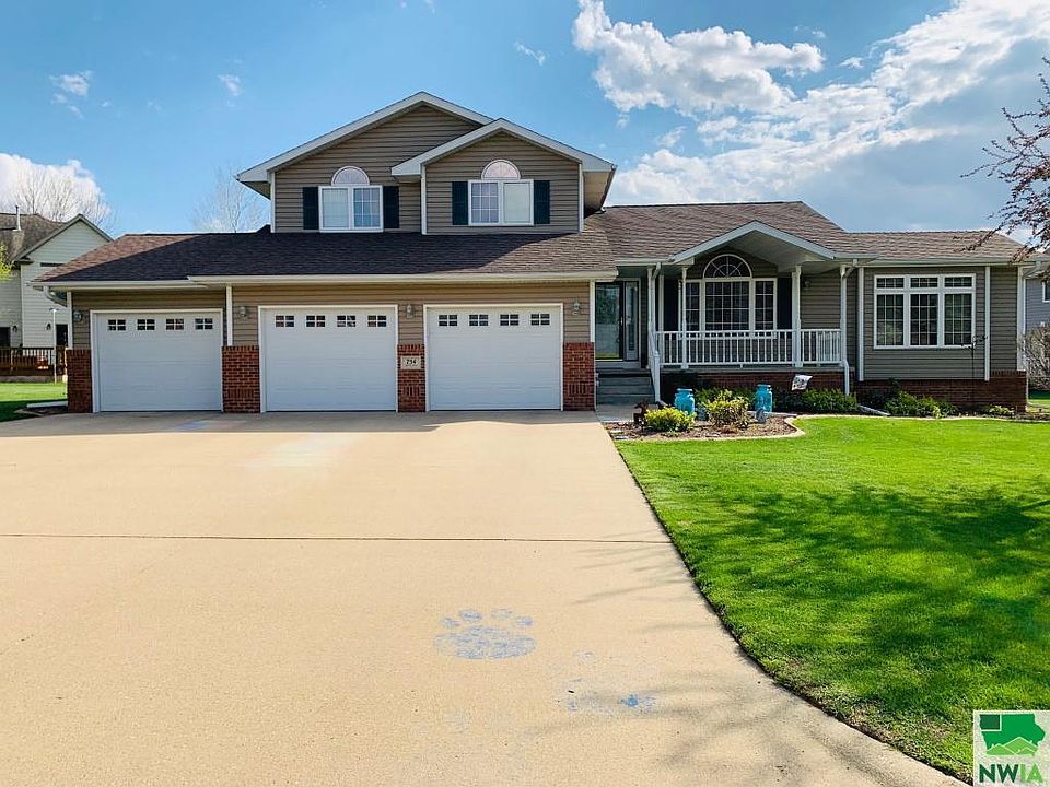 1st image of 754 Robert Dr