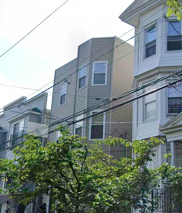 318 W Runyon St #2