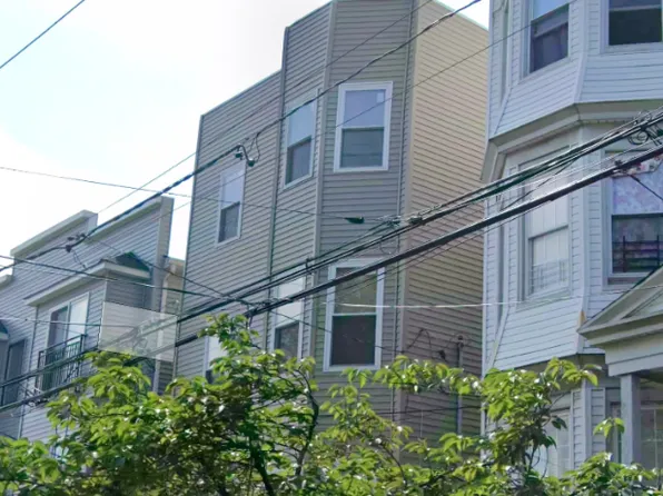 318 W Runyon St, Newark, NJ