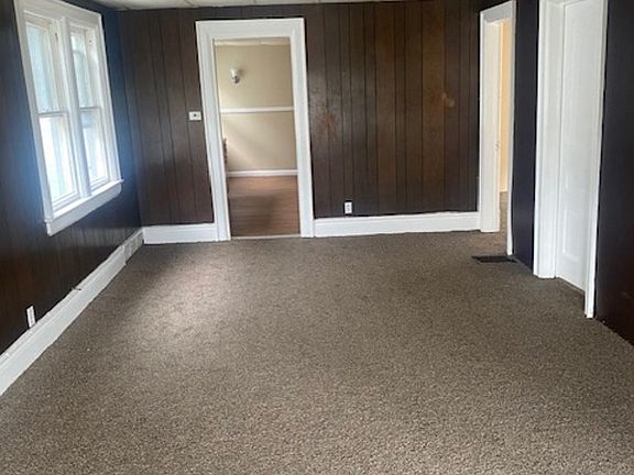 2nd image of 1023 E Lovejoy St APT 2