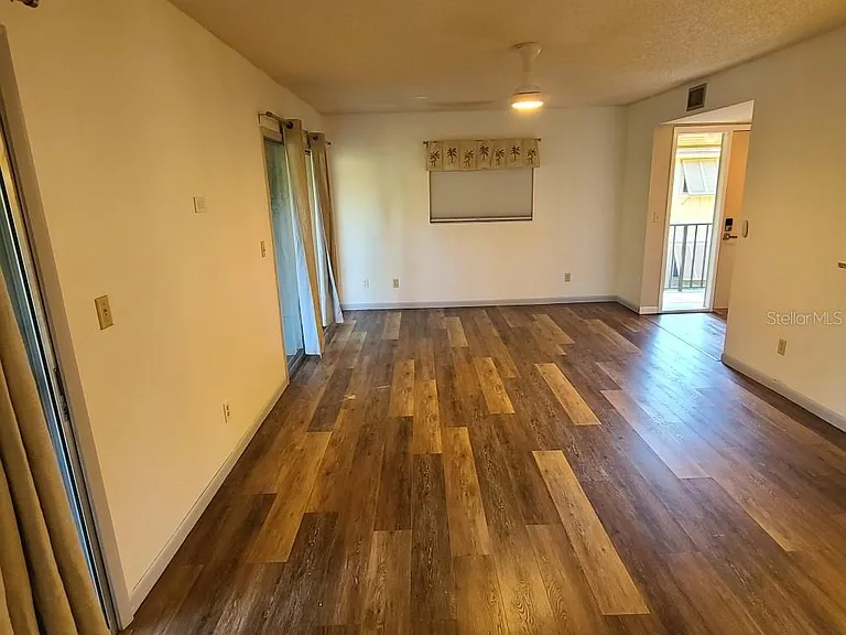 120 Hibiscus Woods Ct #4B — Photo 26