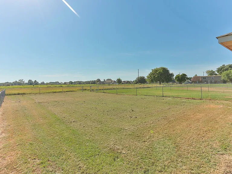 16131 Rolling Meadows Dr — Photo 13