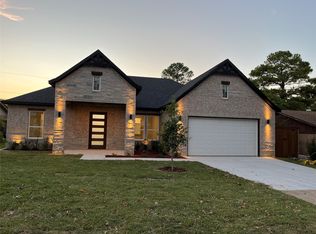 810 Cherry Laurel Ln, Arlington, TX 76012