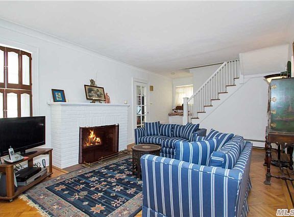 4th image of 143 Rocklyn Ave