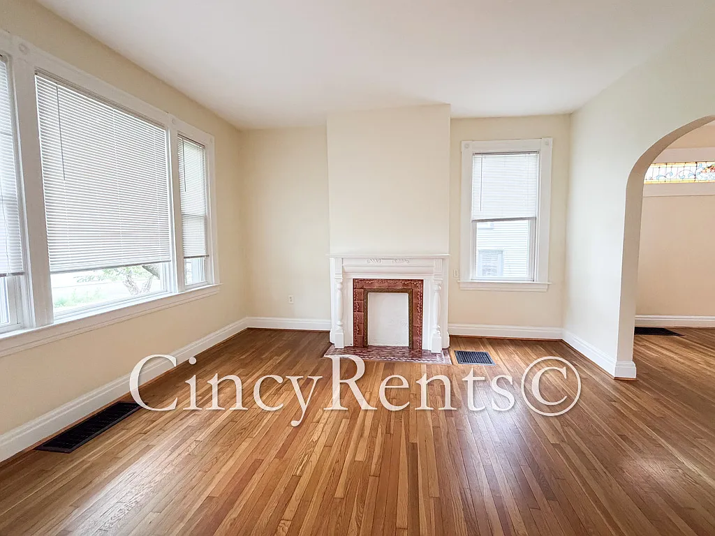 4 bed, 2100 sqft, $3,395 — Photo 4