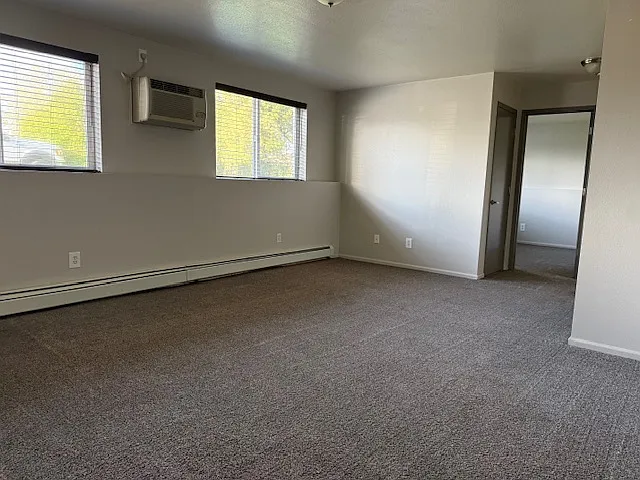 426 1st Ave SW — Photo 3