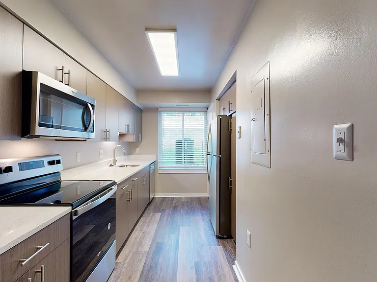 Seneca Place — Photo 52