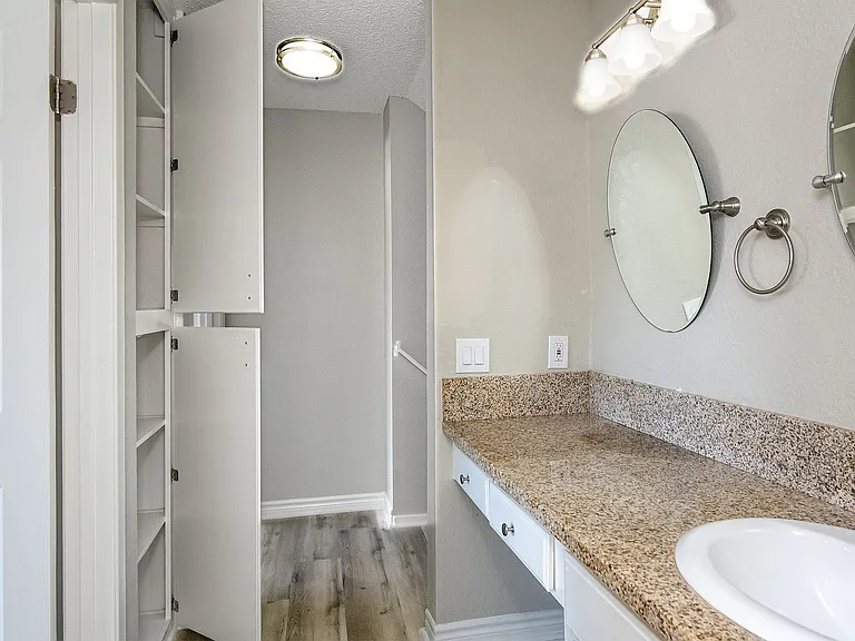 san930 — Photo 22