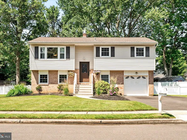 5 Wisteria Ln, Hamilton, NJ 08690