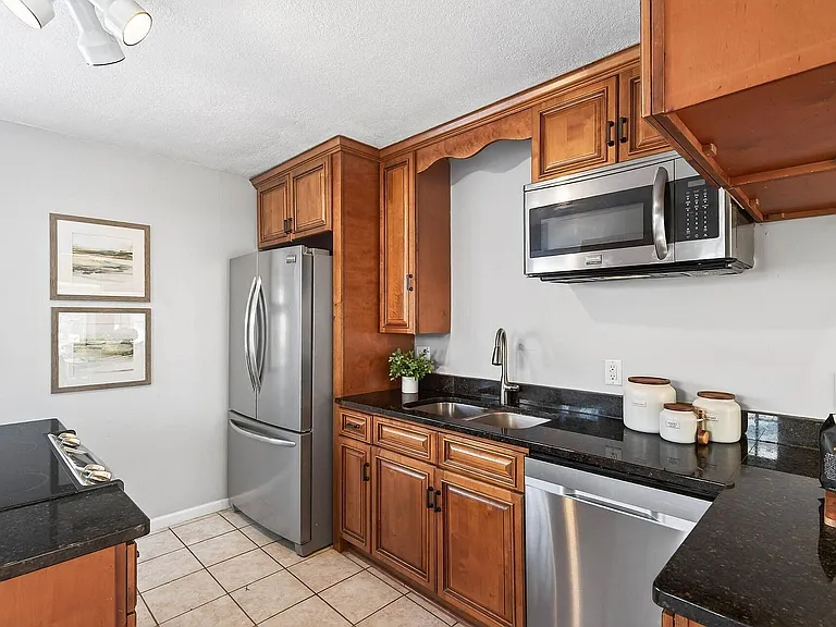 2199 Oakwood Dr — Photo 12