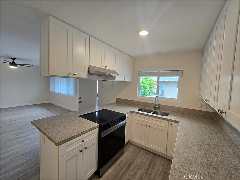 6051 Lemon Ave #C — Photo 13