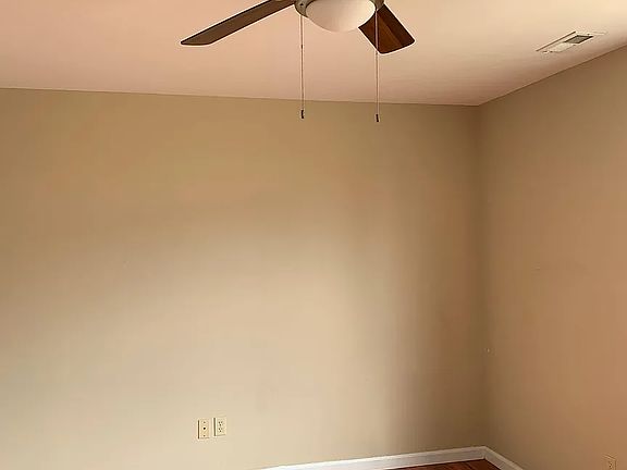 4th image of 4926 Heritage Heights Cir